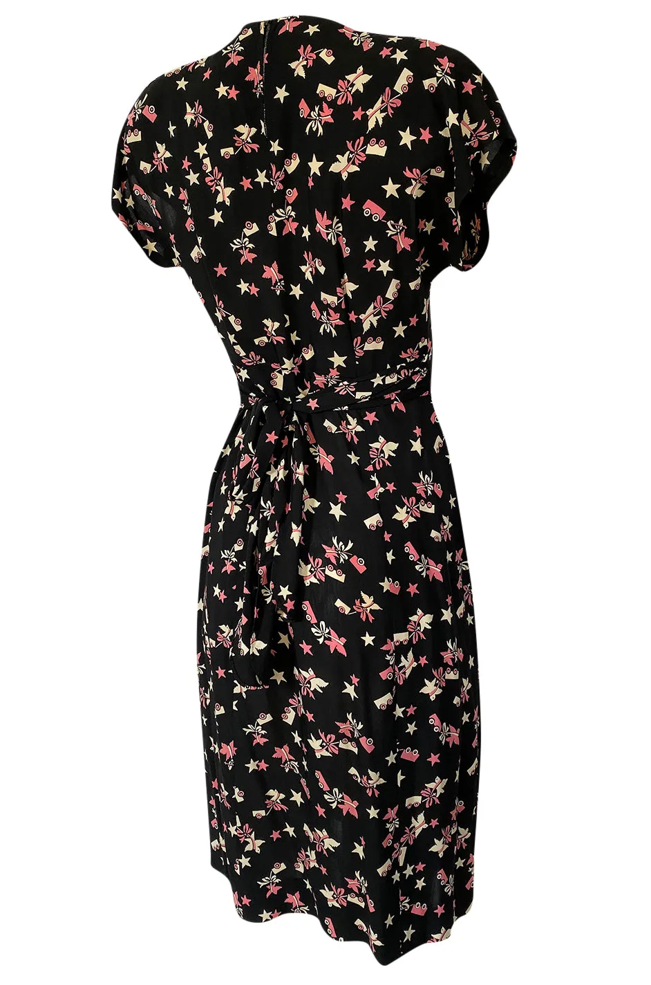 1940s Unlabeled Prettiest Dove & Star Novelty Print Silky Rayon Dress