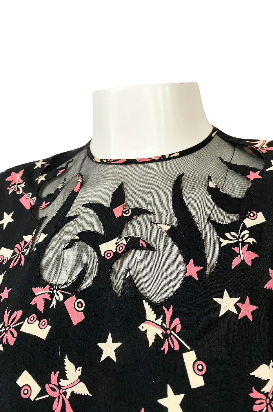 1940s Unlabeled Prettiest Dove & Star Novelty Print Silky Rayon Dress