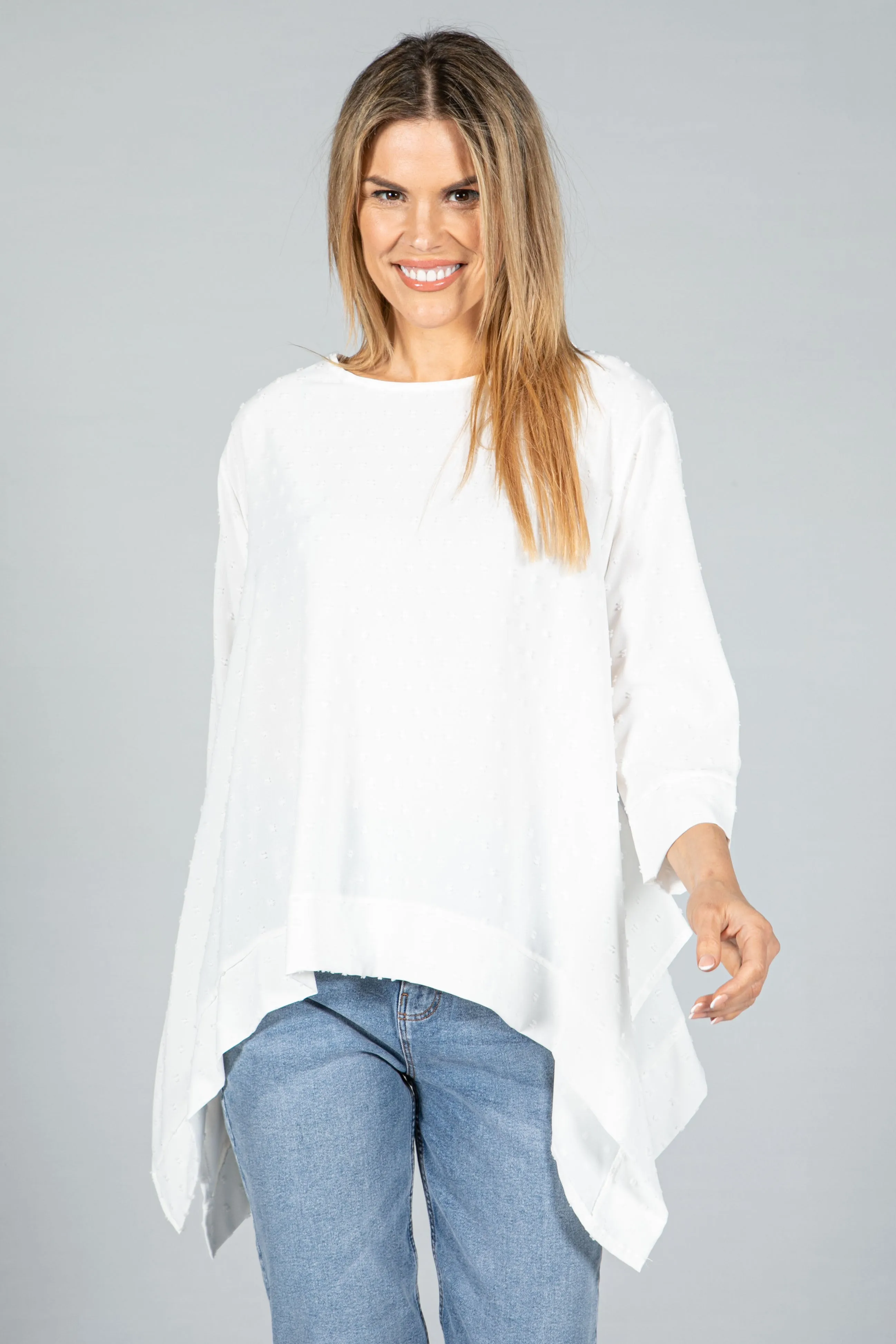 ASYMMETRIC HEM TOP