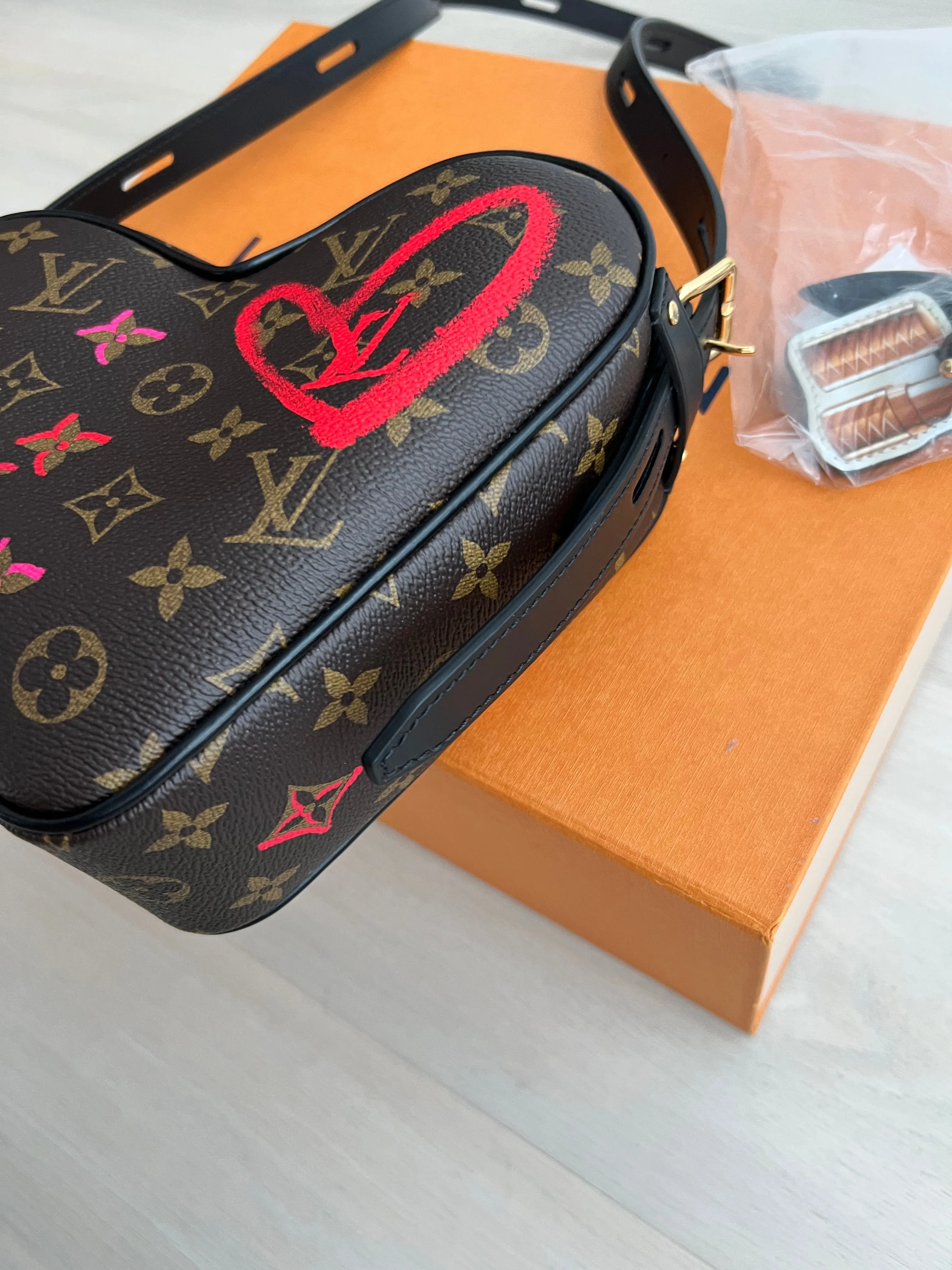 Louis Vuitton Fall In Love Sac de Couer Bag